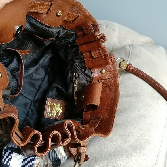 Burberry House Check Canvas Leather Shoulder Bag - Picture 5 of 11